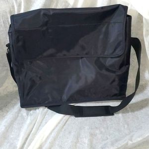 NYLON UNISEX MESSENGER BAG π